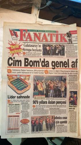 FANATİK SPOR GAZETESİ - TURKISH NEWSPAPER - DOĞUM GÜNÜ HEDİYESİ  - EKSİKSİZ TAM TAKIM GAZETE - 19 MART 1999 - SAYI: 1216 - YUSUF DURSUN - KEVIN CAMPBELL - MEHMET DEMİRCAN - CÜNEYT KARAKAYA - CENGİZ KAPTAN - OĞUZ DİZER - NECİL ÜLGEN - GERÇEK SPOR GAZETESİ - FANATİK - BU VATAN HEPİMİZİN - BALİÇ: SARI KART İSTEDİM AMA VERİLMEDİ - LÖW: EN KÖTÜ İKİNCİ OLURUZ - CAMPBELL: TRABZONSPOR’U SEVMİYORUM - MOLDOVA MAÇININ DÜĞMESİ BASILDI - ŞEREF EROĞLU AKİF’İ RAHAT YENDİ - 25. HAFTA AÇILIYOR - MARAKSHİ’NİN KELLE AVCILIĞI İTİRAFI - CİM BOM’DA GENEL AF - TERÖR KORKUSU: AVRUPA BOYKOTU - LİDER SAHNEDE: GALATASARAY-ADANASPOR - 1990’LI YILLARIN EN BAŞARILI TAKIMI GALATASARAY - BEŞİKTAŞ İKİNCİ SIRADA - 8 FUTBOLCU CEZA SINIRINDA - HASAN ŞAŞ’A UMUT IŞIĞI - TRABZONSPOR - GALATASARAY - FENERBAHÇE - BEŞİKTAŞ - KOCAELİSPOR - ALTAY - ADANASPOR - KARABÜKSPOR - BURSASPOR - ANTALYASPOR - SAKARYASPOR - ERZURUMSPOR - GENÇLERBİRLİĞİ - SAMSUNSPOR - ANKARAGÜCÜ - GALATASARAY VS ADANASPOR - FENERBAHÇE VS SAKARYASPOR - TRABZ