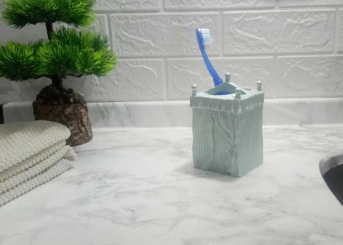 DİŞ FIRÇALIK DENİZ FENERİ MODEL POLİRESİN 7X7X12CM BANYO SETİ