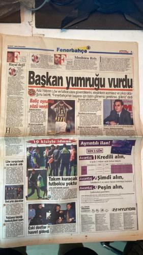 FANATİK SPOR GAZETESİ - TURKISH NEWSPAPER - DOĞUM GÜNÜ HEDİYESİ  - EKSİKSİZ TAM TAKIM GAZETE - 24 MART 1999 - SAYI: 1221 - MEHMET GENÇ - RAHMAN SAĞIROĞLU - CÜNEYT KARAKAYA - OĞUZ DİZER - NECİL ÜLGEN - İSMET TONGO - CENGİZ KAPTAN - GERÇEK SPOR GAZETESİ - FANATİK - BU VATAN HEPİMİZİN - HASAN ŞAŞ’A 6 AY CEZA - SERHAN KURTULUŞ’A 1 YIL HAK MAHRUMİYETİ - GRİP DOPİNG SKANDALI - TERİM: BİZİM İŞİMİZ ÇOK ZOR - KLİNSMANN SESLERİ - BÜLENT’İN REKORU - EFES’E HAKEM ENGELİ 69-68 - TOSHACK: KARTAL’I ÇOK ÖZLÜYORUM - YILDIRIM: FENER’İN BAŞARISI ŞAMPİYONLUKTUR - UCHE: MASAL UYDURUYORLAR - DENİZLİ BEYİN YIKIYOR: MOLDOVA TAKTİĞİ - BAYRAMA ERKEN GİRECEĞİZ - CAMPBELL 27 YAŞINDA FUTBOLU BIRAKTI - TERİM: TÜRK TEKNİK ADAM OLMAK ÇOK ZOR - GALATASARAY’DA GENEL AF ÖNERİSİ - CİM BOM AY-YILDIZ GİBİ - CİM BOM TAHKİM’E GİDİYOR - ERZEN: HASAN’A 6 AY HAKSIZLIK - ASLAN’IN DÖRT KOZU: HAKAN ŞÜKÜR, TAFFAREL, POPESCU, HAKAN ÜNSAL - SÜREN PARA BULMA UĞRAŞINDA - CEZA 23 EYLÜL’DE TAMAMLANACAK - TRABZONSPOR - GALATASARAY - FENER