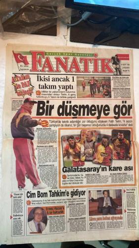 FANATİK SPOR GAZETESİ - TURKISH NEWSPAPER - DOĞUM GÜNÜ HEDİYESİ  - EKSİKSİZ TAM TAKIM GAZETE - 24 MART 1999 - SAYI: 1221 - MEHMET GENÇ - RAHMAN SAĞIROĞLU - CÜNEYT KARAKAYA - OĞUZ DİZER - NECİL ÜLGEN - İSMET TONGO - CENGİZ KAPTAN - GERÇEK SPOR GAZETESİ - FANATİK - BU VATAN HEPİMİZİN - HASAN ŞAŞ’A 6 AY CEZA - SERHAN KURTULUŞ’A 1 YIL HAK MAHRUMİYETİ - GRİP DOPİNG SKANDALI - TERİM: BİZİM İŞİMİZ ÇOK ZOR - KLİNSMANN SESLERİ - BÜLENT’İN REKORU - EFES’E HAKEM ENGELİ 69-68 - TOSHACK: KARTAL’I ÇOK ÖZLÜYORUM - YILDIRIM: FENER’İN BAŞARISI ŞAMPİYONLUKTUR - UCHE: MASAL UYDURUYORLAR - DENİZLİ BEYİN YIKIYOR: MOLDOVA TAKTİĞİ - BAYRAMA ERKEN GİRECEĞİZ - CAMPBELL 27 YAŞINDA FUTBOLU BIRAKTI - TERİM: TÜRK TEKNİK ADAM OLMAK ÇOK ZOR - GALATASARAY’DA GENEL AF ÖNERİSİ - CİM BOM AY-YILDIZ GİBİ - CİM BOM TAHKİM’E GİDİYOR - ERZEN: HASAN’A 6 AY HAKSIZLIK - ASLAN’IN DÖRT KOZU: HAKAN ŞÜKÜR, TAFFAREL, POPESCU, HAKAN ÜNSAL - SÜREN PARA BULMA UĞRAŞINDA - CEZA 23 EYLÜL’DE TAMAMLANACAK - TRABZONSPOR - GALATASARAY - FENER