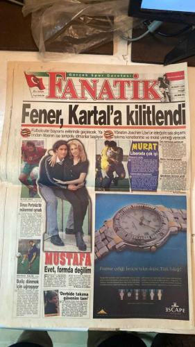 FANATİK SPOR GAZETESİ - TURKISH NEWSPAPER - DOĞUM GÜNÜ HEDİYESİ  - EKSİKSİZ TAM TAKIM GAZETE - 28 MART 1999 - SAYI: 1225 - MEHMET GENÇ - RAHMAN SAĞIROĞLU - YUSUF DURSUN - NECİL ÜLGEN - CÜNEYT KARAKAYA - İSMET TONGO - OSMAN TANBURACI - TEMEL ÖZALAK - NACİ YALINKILIÇ - DOĞAN BABACAN - METİN TÜKENMEZ - ULVİ GÜVENEROĞLU - ERTUĞRUL AKÇAYLI - GERÇEK SPOR GAZETESİ - FANATİK - BU VATAN HEPİMİZİN - MİLLİ TAKIM 2-0 MOLDOVA: ÇİFTE BAYRAM - HAKAN ŞÜKÜR’ÜN GOLÜ - SERGEN YALÇIN RESİTALİ - SERGEN’DEN 400. DARBE - İNANCIN ZAFERİ - ÖNEMLİ OLAN KAZANMAK - HAKAN ŞÜKÜR KLASİĞİ - BAYRAM TOPU HAKAN’DAN - SERGEN: GECENİN KAHRAMANI - FENER KARTAL’A KİLİTLENDİ - LÖW: DERBİYE MORAL YEMEĞİ - BALİÇ’İN FORMA GİYMESİ ZOR - RÜŞTÜ: DERBİDE TAKIMA GÜVENİM TAM - DIMAS PORTEKİZ’DE MÜKEMMEL OYNADI - BOLİÇ DÖNMEYE ÇALIŞIYOR - MUSTAFA DOĞAN: FORMDA DEĞİLİM - TRABZONSPOR - GALATASARAY - FENERBAHÇE - BEŞİKTAŞ - KOCAELİSPOR - ALTAY - ADANASPOR - KARABÜKSPOR - BURSASPOR - ANTALYASPOR - SAKARYASPOR - ERZURUMSPOR - GENÇLERBİRLİĞ