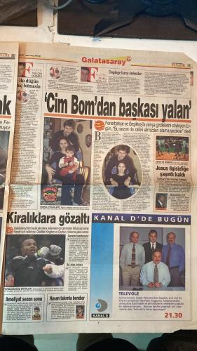 FANATİK SPOR GAZETESİ - TURKISH NEWSPAPER - DOĞUM GÜNÜ HEDİYESİ  - EKSİKSİZ TAM TAKIM GAZETE - 29 MART 1999 - SAYI: 1226 - EROL DEMİRKOL - RAHMAN SAĞIROĞLU - MURAT AKBAŞ - CÜNEYT KARAKAYA - MEHMET GENÇ - NECİL ÜLGEN - OĞUZ DİZER - GERÇEK SPOR GAZETESİ - FANATİK - BU VATAN HEPİMİZİN - FATİH AKYEL’E PANZER KANCASI - SERGEN’İN MUHTEŞEM DÖNÜŞÜ - DOPİNG TAKİPTE: UEFA NUMUNE KONTROLÜ - MUSTAFA DENİZLİ’NİN BAŞARILI KARNESİ - KÜSKÜNLERE AF - GALATASARAY’DA BAYRAM KUTLAMASI - GRUPLARDA KIYAMET KOPTU - PLAY-OFF’TA MÜTHİŞ TAKİP - KALLİ’NİN KOZU AMOKACHİ - TELEVOLE PROGRAMI - EMRE SAMSUN MAÇINA YETİŞECEK - GALATASARAY’DA İZİN BİTTİ - TAFFAREL’İN TÜRK USULÜ BAYRAMI - GALATASARAY PAF TAKIMI BELLINZONA TURNUVASINA GİDİYOR - HAGİ: AVRUPA’YA AÇILMALARI GEREK - HAGİ JUBİLESİ 9 HAZİRAN’DA - TERİM’İN HEDEFLERİ: ÜÇÜNCÜ ŞAMPİYONLUK VE AVRUPA - POPESCU’NUN FEDAKÂRLIĞI: İĞNEYLE OYNADI - VEDAT TAKIMA MONTE EDİLECEK - TRABZONSPOR - GALATASARAY - FENERBAHÇE - BEŞİKTAŞ - KOCAELİSPOR - ALTAY - ADANASPOR - KARABÜKS