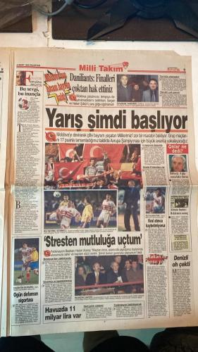 FANATİK SPOR GAZETESİ - TURKISH NEWSPAPER - DOĞUM GÜNÜ HEDİYESİ  - EKSİKSİZ TAM TAKIM GAZETE - 29 MART 1999 - SAYI: 1226 - EROL DEMİRKOL - RAHMAN SAĞIROĞLU - MURAT AKBAŞ - CÜNEYT KARAKAYA - MEHMET GENÇ - NECİL ÜLGEN - OĞUZ DİZER - GERÇEK SPOR GAZETESİ - FANATİK - BU VATAN HEPİMİZİN - FATİH AKYEL’E PANZER KANCASI - SERGEN’İN MUHTEŞEM DÖNÜŞÜ - DOPİNG TAKİPTE: UEFA NUMUNE KONTROLÜ - MUSTAFA DENİZLİ’NİN BAŞARILI KARNESİ - KÜSKÜNLERE AF - GALATASARAY’DA BAYRAM KUTLAMASI - GRUPLARDA KIYAMET KOPTU - PLAY-OFF’TA MÜTHİŞ TAKİP - KALLİ’NİN KOZU AMOKACHİ - TELEVOLE PROGRAMI - EMRE SAMSUN MAÇINA YETİŞECEK - GALATASARAY’DA İZİN BİTTİ - TAFFAREL’İN TÜRK USULÜ BAYRAMI - GALATASARAY PAF TAKIMI BELLINZONA TURNUVASINA GİDİYOR - HAGİ: AVRUPA’YA AÇILMALARI GEREK - HAGİ JUBİLESİ 9 HAZİRAN’DA - TERİM’İN HEDEFLERİ: ÜÇÜNCÜ ŞAMPİYONLUK VE AVRUPA - POPESCU’NUN FEDAKÂRLIĞI: İĞNEYLE OYNADI - VEDAT TAKIMA MONTE EDİLECEK - TRABZONSPOR - GALATASARAY - FENERBAHÇE - BEŞİKTAŞ - KOCAELİSPOR - ALTAY - ADANASPOR - KARABÜKS
