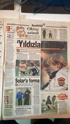 FANATİK SPOR GAZETESİ - TURKISH NEWSPAPER - DOĞUM GÜNÜ HEDİYESİ  - EKSİKSİZ TAM TAKIM GAZETE - 31 MART 1999 - SAYI: 1228 - MEHMET GENÇ - RAHMAN SAĞIROĞLU - YUSUF DURSUN - CÜNEYT KARAKAYA - NECİL ÜLGEN - OĞUZ DİZER - EROL DEMİRKOL - BÜNYAMİN OSMAN - GERÇEK SPOR GAZETESİ - FANATİK - BU VATAN HEPİMİZİN - FENERBAHÇE: YILDIRIM İÇİN YENECEĞİZ - BEŞİKTAŞ: BU HAFTA LİDERE YETİŞİRİZ - CİM BOM YENİLENİYOR: REVİZYON PLANLARI - NBA’DEN GİLMORE KARARI - YILDIZ AVCILARI NİJERYA YOLUNDA - MAÇ ÖNCESİNDE İNTERNET SAVAŞI - GALATASARAY İLK FİNALİST: BOTASSPOR’U 72-40 YENDİ - TRABZON’DA YILDIZ DEVRİ SONA ERİYOR - NATO STOP: STOJKOVİC’TEN PROTESTO - AVRUPA ŞAMPİYONASI GRUP DURUMU: TÜRKİYE LİDER - BECKENBAUER: TÜRKİYE İLE ÇEKİŞECEĞİZ - EMRE’NİN SAKATLIĞI TEKRARLADI - TERİM: DERSİMİZİ ALDIK - DAUM’UN FATİH AKYEL’E KANCASI - TERİM: TAM KONSANTRASYON ŞART - TUGAY SAKAT: SAMSUN MAÇINDA YOK - ILIE BAKÜ’YE GİTMEDİ - HASAN ŞAŞ’A ÖZEL ANTRENÖR - TRABZONSPOR - GALATASARAY - FENERBAHÇE - BEŞİKTAŞ - KOCAELİSPOR - ALTA