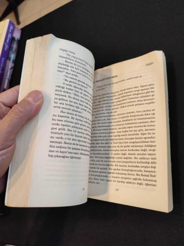 Sevgiye Dönüş - Mucizeler Kursu'nun Temel Prensipleri Açıklanıyor / Açıklamaya Bakınız