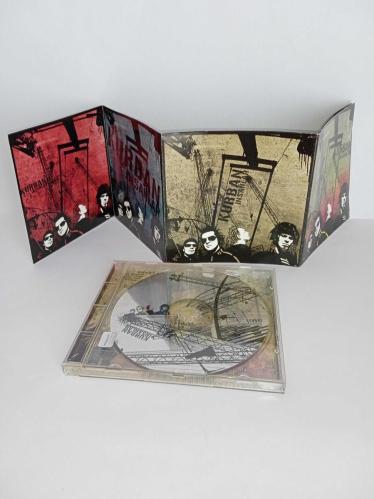 Cd Kurban İnsanlar albümü. Orijinal Pasaj Müzik 2005. Kartonet temiz. Disk 10 üzerinden 9.5 sorunsuz çalışıyor. Koleksiyonluk
