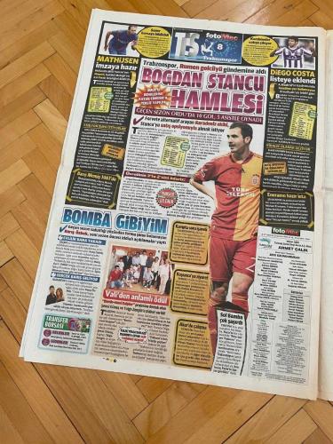 FOTOMAÇ GAZETESİ - 27 HAZİRAN 2012 - UMUT RESMEN G.SARAY’DA - OLAY SÖZLER - BAK ATARIM DIŞARI - GAKGOŞ OLDU - ROBİNSON SÜRPRİZİ - YİNE İSPANYA - ZİRVEDEN İNMEYECEĞİZ - ZIEGLER SEFERİ - DAYAK YEDİK AMA YIKILMADIK - KARTAL'A ARENA REDDİ - AZİZ YILDIRIM - ABDURRAHİM ALBAYRAK - ALİ DÜRÜST - FİKRET ORMAN - ADNAN ÖZTÜRK - ABDULLAH KIĞILI - YILDIRIM DEMİRÖREN - RECEP TAYYİP ERDOĞAN - METE DÜREN - SİNAN VARDAR - CENGİZ ZÜLFİKAROĞLU - NUSRET YILMAZ - FATİH TERİM - SAMET AYBABA - ERGİN ATAMAN - ŞENOL GÜNEŞ - ERMAN KUNTER - UMUT BULUT - DANY NOUNKEU - FELİPE MELO - HAMİT ALTINTOP - BARIŞ ÖZBEK - KAZIM KAZIM - SELÇUK İNAN - MİLAN BAROS - BOGDAN STANCU - DIEGO COSTA - MİCHAEL ENERAMO - BARIŞ MEMİŞ - TOMAS SIVOK - PAUL ROBINSON - ALLAN MCGREGOR - SİNAN BOLAT - EMRE BELÖZOĞLU - ANDRE SANTOS - LUGANO - NİANG - TİNO COSTA - ZIEGLER - YOBO - LAKOVIC - ÖZGE NUR YURTDAGÜLEN - BUSE TERİM - HINCAL ULUÇ - SAVAŞ ÇORLU - SÜLEYMAN GÜLTEKİN - YILMAZ ŞENOL - AHMET ÇALIK - ZEKİ UZUNDURUKAN