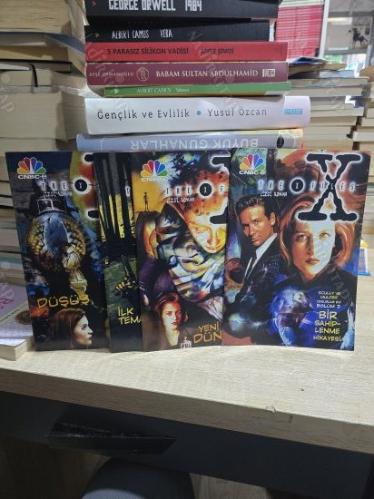 THE X-Files / İLK TEMAS + DÜŞÜŞ + YENİ DÜNYA + BİR SAHİPLENME HİKAYESİ CESURLAR EVİ BÖLÜM 2 + TEK KİŞİLİK OYUN(CNBC-E çizgi roman, tam macera 5 TANE )