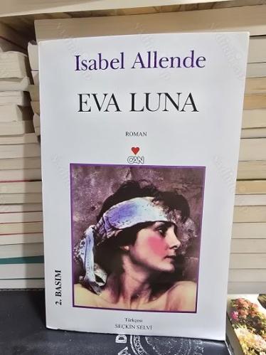 EVA LUNA