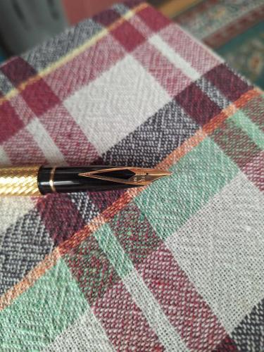 SHEAFFER Targa 14 Ayar Altın Uçlu Dolma Kalem -  Targa 1009 model Sheaffer USA 1979 model Dolma Kalem 14 Ayar Altın Uç Dolma Kalem Ve Tükenmez kalem Dış yüzey Komple Altın Kaplama Sıfır Kutusunda - Kullanılmamış - Koleksiyonluk