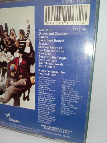 Cd Jethro Tull War Child. Orijinal. İngiltere dönem baskı. Disk 10 üzerinden 9.8 çok iyi durumda sorunsuz çalışıyor koleksiyonluk