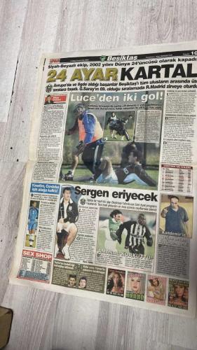 PAS SPOR GAZETESİ - 09 OCAK 2003 - 24 AYAR KARTAL - LUCE'DEN İKİ GOL! - EN BAŞARILI ÜLKE İNGİLTERE OLDU - YÖNETİM, CORDOBA İÇİN ATAĞA KALKTI! - SERGEN ERİYECEK - AMARAL KORKUTTU! - TAYFUR'UN HEDEFİ LİGİ - KANDEMİR'İN YERİNE İHSAN BAYÜLGEN GELDİ - WASHİ KAYIP - NOTER TAKİPTE - SEMİH'E SUSSS! - İYİ BİR ÖRNEK OLDU - F.BAHÇE'YE DURMAK YOK - ALİ GÜNEŞ 1. OLDU - REVİVO BİTİYOR! - FENER FARKI - ŞEYTAN BETİ'NİN F.BAHÇE FORMALI POSTERİ YARIN PAS'TA - 24 AYAR KARTAL!.. - EFES, CIBONA'YI SARHOŞ ETTİ - ÜLKERSPOR'UN ASVEL VURGUNU - NELER OLUYOR ORADA? - SARIYER'İN LİBEROSU SCHUMİ ÇEKİNİYOR - HİTAL BAYRAKTAR - VANE KILICARSCAN - NİHAT - LUCE - BARRIORS - RONALDO - CORDOBA - SERGEN - SİNAN ENGİN - ÖYKÜ TOPAL - TAYFUR - AMARAL - KANDEMİR - İHSAN BAYÜLGEN - WASHINGTON - SEMİH - OĞUZ ÇETİN - FATİH - YUSUF - ALİ GÜNEŞ - HAKAN - JOHN - BETİ - REPO - HOOIJDONK - BROWN - KAMBALA - SCHUMİ - HİDAYET - LOX BOWYER - KEMAL ULEWY - ANNA KOURNİKOVA - ÖZHAN CANAYDIN - REVİVO - ALİ DÜRÜST - İNSUA - SİLVERA - SİMPLİC