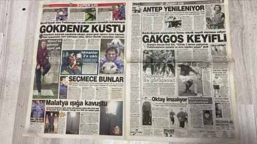 PAS SPOR GAZETESİ - 09 OCAK 2003 - 24 AYAR KARTAL - LUCE'DEN İKİ GOL! - EN BAŞARILI ÜLKE İNGİLTERE OLDU - YÖNETİM, CORDOBA İÇİN ATAĞA KALKTI! - SERGEN ERİYECEK - AMARAL KORKUTTU! - TAYFUR'UN HEDEFİ LİGİ - KANDEMİR'İN YERİNE İHSAN BAYÜLGEN GELDİ - WASHİ KAYIP - NOTER TAKİPTE - SEMİH'E SUSSS! - İYİ BİR ÖRNEK OLDU - F.BAHÇE'YE DURMAK YOK - ALİ GÜNEŞ 1. OLDU - REVİVO BİTİYOR! - FENER FARKI - ŞEYTAN BETİ'NİN F.BAHÇE FORMALI POSTERİ YARIN PAS'TA - 24 AYAR KARTAL!.. - EFES, CIBONA'YI SARHOŞ ETTİ - ÜLKERSPOR'UN ASVEL VURGUNU - NELER OLUYOR ORADA? - SARIYER'İN LİBEROSU SCHUMİ ÇEKİNİYOR - HİTAL BAYRAKTAR - VANE KILICARSCAN - NİHAT - LUCE - BARRIORS - RONALDO - CORDOBA - SERGEN - SİNAN ENGİN - ÖYKÜ TOPAL - TAYFUR - AMARAL - KANDEMİR - İHSAN BAYÜLGEN - WASHINGTON - SEMİH - OĞUZ ÇETİN - FATİH - YUSUF - ALİ GÜNEŞ - HAKAN - JOHN - BETİ - REPO - HOOIJDONK - BROWN - KAMBALA - SCHUMİ - HİDAYET - LOX BOWYER - KEMAL ULEWY - ANNA KOURNİKOVA - ÖZHAN CANAYDIN - REVİVO - ALİ DÜRÜST - İNSUA - SİLVERA - SİMPLİC