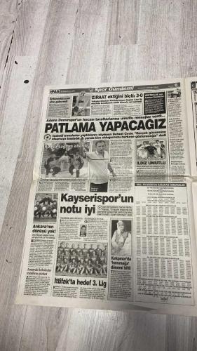 PAS SPOR GAZETESİ - 10 OCAK 2003 - G.SARAY-B.MÜNİH - SHOW GELİRİM - BERKANT KOŞMAM - YUNANLI MACHLAS BEKLEMEDE - SİMPLİCİO BİLMECE - İNSUA PAZARLIĞI - GALATASARAY TAKİP EDİYORUM - FENER'LE FİFA'YA G.SARAY'LA NİKAHA - MİLLİ PİYANGO ÇEKİLDİ - ŞEYTAN BETİ'NİN F.BAHÇE FORMALI POSTERİ - LUKUNKU GALATASARAY BOMBAYI PATLATTI - BÜGÜN KAMPA KATILIYOR - KUSURA BAKMA KOMİSKU BİZİM GEY MAKER YA İKİNCİ YARIYA HAZIRLANIYOR - ERDEMİR&ECZACI YİNE GÜLEMEDİ - ZİRAAT EKTİĞİNİ BİÇTİ: 3-0 - HENTBOLDE SON KURBAN GÜRCİSTAN - HASAN - FELİPE - FATİH TERİM - SIMPLICIO - INSUA - REVİVO - ÖZHAN CANAYDIN - BETİ - ALİ LUKUNKU - HAKAN ŞÜKÜR - GEY MAKER - CİHANGİR ÖZBAY - SERKAN GÜLTAN - BEHZAT ÇINAR - ÖNCEL - KEMAL KARAHAK - REHA KAPSAL - SEDAT - SUAT AKCAN - MEHMET TEZER - ULUSU - ÜMİT KAYIHAN - DENİZ - ŞENOL - VLADIMIR BESCASNIK - MUSTAFA KOCABEY - MEHMET - DACOURT - MIA HAMM - OLIVER PANIS - RICHARD PLATINE - CRISTIAN MATTA - MURAT TOSUNAOĞLU - SAMET AYBABA - ANDREI SHEVCHENKO - ANCELOTTI - EMRE BELÖZOĞLU
