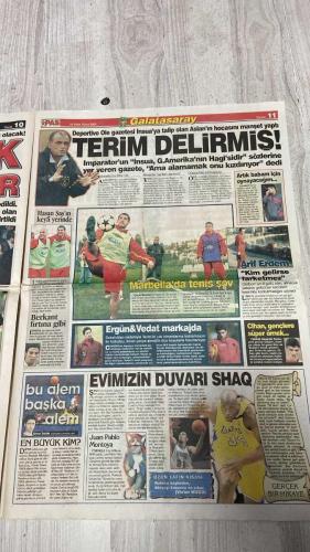 PAS SPOR GAZETESİ - 10 OCAK 2003 - G.SARAY-B.MÜNİH - SHOW GELİRİM - BERKANT KOŞMAM - YUNANLI MACHLAS BEKLEMEDE - SİMPLİCİO BİLMECE - İNSUA PAZARLIĞI - GALATASARAY TAKİP EDİYORUM - FENER'LE FİFA'YA G.SARAY'LA NİKAHA - MİLLİ PİYANGO ÇEKİLDİ - ŞEYTAN BETİ'NİN F.BAHÇE FORMALI POSTERİ - LUKUNKU GALATASARAY BOMBAYI PATLATTI - BÜGÜN KAMPA KATILIYOR - KUSURA BAKMA KOMİSKU BİZİM GEY MAKER YA İKİNCİ YARIYA HAZIRLANIYOR - ERDEMİR&ECZACI YİNE GÜLEMEDİ - ZİRAAT EKTİĞİNİ BİÇTİ: 3-0 - HENTBOLDE SON KURBAN GÜRCİSTAN - HASAN - FELİPE - FATİH TERİM - SIMPLICIO - INSUA - REVİVO - ÖZHAN CANAYDIN - BETİ - ALİ LUKUNKU - HAKAN ŞÜKÜR - GEY MAKER - CİHANGİR ÖZBAY - SERKAN GÜLTAN - BEHZAT ÇINAR - ÖNCEL - KEMAL KARAHAK - REHA KAPSAL - SEDAT - SUAT AKCAN - MEHMET TEZER - ULUSU - ÜMİT KAYIHAN - DENİZ - ŞENOL - VLADIMIR BESCASNIK - MUSTAFA KOCABEY - MEHMET - DACOURT - MIA HAMM - OLIVER PANIS - RICHARD PLATINE - CRISTIAN MATTA - MURAT TOSUNAOĞLU - SAMET AYBABA - ANDREI SHEVCHENKO - ANCELOTTI - EMRE BELÖZOĞLU