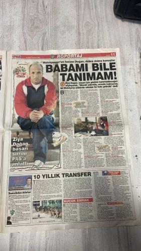 PAS SPOR GAZETESİ - 20 OCAK 2003 - KUN AKAN EDER - YÜZDE 25 ALİ - LUKUNKU MISIR MAÇINDAKİ FUTBOLUNU BEĞENMEDİ - SPOR HERGÜN BU GAZETEDE ANLAŞIN ARTIK - ÇOK KÜÇÜK PRÜZLER VAR - İSYAN - TERİM MISIR MAÇINDA ETKİSİZ OLAN DAVALA'YI AZARLAYIP SON KEZ UYARDI - YETER ARTIK KENDİNE GEL - ÖVGÜ İÇİN ÇOK ERKEN - YÜZDE 100 İÇİN SABIR - BAŞARIYA MECBURUM - BÜLENT: HIRSIYLA BENİ MEST ETTİ - ASLAN COŞTU - ÜMİTTEN ÖZÜR - LIVERPOOL'DAN BASKI - XAVIER - EN İYİ LOGOLAR - KEMAL BENİM - REBROV GELİYOR G.ANTEPLİ YILDIZI İSE YILDIRIM BİTİRECEK - GÖVDE GÖSTERİSİ VAR - KORKSUNLAR - REVIVO PAS'IN BİR AY ÖNCE YAZDIĞI GİBİ G.SARAYLI OLDU İSRAİLLİ İMZA ATIP ORTEGA'YA MEYDAN OKUDU - ÖNCE REVIVO SONRA SUAT USTA İMZAYI ATTI - FENER MAÇINDA YOK - BENİ BAŞKALARIYLA KIYASLAYANLAR UTANSIN - LUKUNKU - TERİM - DAVALA - ÜMİT - BÜLENT - XAVIER - KEMAL - REBROV - YILDIRIM - REVIVO - ORTEGA - ELMAS - DÜRÜST - METİN OKTAY - METİN - HAGİ - SUAT USTA - CANAYDIN - AZİZ YILDIRIM - HÜSEYİN DAĞ - ERDOĞAN ÖZALIP - YUNUS - MEHMET YILMAZ