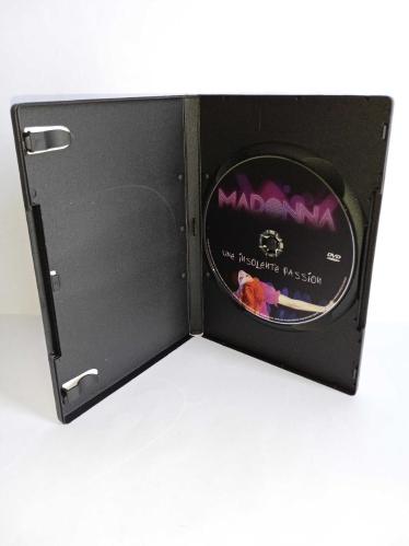 Dvd Madonna une insolente passion. Orijinal. Çalışmasını etkilemeyen çizikler var. Sorunsuz çalışıyor