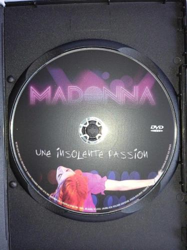 Dvd Madonna une insolente passion. Orijinal. Çalışmasını etkilemeyen çizikler var. Sorunsuz çalışıyor