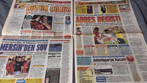 PAS FOTOMAÇ -TURKISH NEWSPAPER - DOĞUM GÜNÜ HEDİYESİ  - TAM TAKIM EKSİKSİZ GAZETE  19 TEMMUZ - 2009 - FENER'İN RÜYA GOLCÜSÜ DIEGO TARDELLİ - BORDEAUX'NUN DA TALİP OLDUĞU TARDELLİ'NİN MALİYETİ YAKLAŞIK 10 MİLYON EURO - AYKUT KOCAMAN ATLETICO MINEIRO İLE MASAYA OTURDU - FENER'E HAYIR DİYEMEM - HAMİT ALTINTOP TÜRK BASININDA SADECE FOTOMAÇ'A KONUŞTU - KANARYA KAÇAMADI - BAYERN MÜNİH SERVET ÇETİN'E TALİP - SERVET GİDERSE LUCAS NEILL GELECEK - GALATASARAY YÖNETİMİ ALMAN KULÜBÜNDEN HAMİT ALTINTOP'U İSTEMEYİ DÜŞÜNÜYOR - ŞAMPİYON SAHAYA ÇIKIYOR - TELLO'YA ZAM - TRABZON LIEGE'İ YENDİ YATTARA'YI KAYBETTİ - ESKİŞEHİRSPORLULAR GAZİANTEPSPORLULAR DEV POSTERLİ FİKSTÜRÜNÜZ YARIN FOTOMAÇ'TAN HEDİYE - DIEGO TARDELLİ - AZİZ YILDIRIM - AYKUT KOCAMAN - KEZMAN - VINCENT DUPRESS - HAMİT ALTINTOP - ENRE BAL - VAN GAAL - SERVET ÇETİN - LUCAS NEILL - TELLO - EGEMEN - EL SAKA - YOULA - ADEM SARI - SEZGİN - SEDAT - GÖKHAN - HUGO BROOS - ALANTINHO - ENGİN - YATTARA - SADRİ ŞENER - FATİH TEKKE - TOLGA ZENGİN -