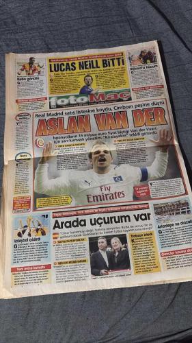 PAS FOTOMAÇ -TURKISH NEWSPAPER - DOĞUM GÜNÜ HEDİYESİ  - TAM TAKIM EKSİKSİZ GAZETE  20 TEMMUZ - 2009 - VAN DER VAART CIMBOM'A - LUCAS NEILL G.SARAYLI OLMAK ÜZERE - ESKİŞEHİRSPORLULAR GAZİANTEPSPORLULAR DEV POSTERLİ FİKSTÜRÜNÜZ BUGÜN FOTOMAÇ'TAN HEDİYE - HAMİT F.BAHÇE'DE - BU BEŞİKTAŞ ÇOK İŞ YAPAR - TRABZONSPOR'A SÜPER YETENEK PERİSİÇ - BATUHAN VE ZAPO KADRO DIŞI - PABLO ARMERO İTALYAN DEVİ MILAN'LA HERNANES KAPIŞMASI - DEV KAPIŞMA - SON KAPTANIN ADI DENİZ BARIŞ - SIKINTIYA NE GEREK - ŞOVU SEVMEM - UÇAĞI KAÇIRDIM GELEMİYORUM - GENÇLİK ATEŞİ - UYUMLU ÇALIŞIYORUZ - FURKAN'A İLGİNÇ FIRÇA - MOSTUROĞLU - AURELIO - TUNCAY - MALDONADO - DAUM - REBOSIO - CARLOS - ÖZER - TOPUZ - AYKUT KOCAMAN - DENİZ - ALEX - GÖNÜL - ERTUĞRUL KARANLIK - BİLİCA - HALDUN ÜSTÜNEL - RIJKAARD - KEITA - LINCOLN - VAN DER VAART - ADNAN POLAT - YILDIRIM - ARDA - EMRE - LUIS GARCIA - HUGO BROOS - SADRİ ŞENER - BÜLENT UYGUN - DUDU - MEHMET ALİ AYDINLAR - ÖNDER TURACI - CAETANO - SÜLEYMAN HURMA - LJUBOJA - ERDİNÇ - THIERRY