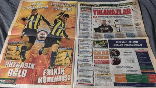 PAS FOTOMAÇ -TURKISH NEWSPAPER - DOĞUM GÜNÜ HEDİYESİ  - TAM TAKIM EKSİKSİZ GAZETE  22 TEMMUZ - 2009 - SOL DİREKSİYON SİMİDİ - FENERBAHÇE DOS SANTOS VE CRISTIAN TRANSFERLERİ İLE YİNE AVRUPA'YI SARSTI TARAFTARINI COŞTURDU - TRANSFERE DEVAM - DÖRT YILLIK SÖZLEŞME - UEFA MANŞETTEN VERDİ - FENER'İN ANADİLİ PORTEKİZCE OLDU - BONSERVISLERİ ÜÇ PARÇA - DEVLERİN ELİNDEN ALDIK - KARŞILAMA ŞOVU - EDU İKİSİ DE MÜTHİŞ İSİMLER - ASLAN HONDA - VEDAT AĞABEYİ KALBİMİZE GÖMDÜK - VASSELL İMZAYI ATIYOR - KARTAL KRALINI KAPIYOR - FENER ADAMI ŞUT DELİSİ YAPAR MI - CRISTIAN TEK ÖN LİBERO OYNATILABİLİR - GELELİM BAŞLIĞIMIZA - TATSIZ FİNAL - FENERBAHÇE KAMPI HOFFENHEIM YENİLGİSİ İLE BİTİRDİ - TOPUZ VE GÜİZA SAHNEDE JON COTTERILL - BRUNO FURTADO - DOS SANTOS - CRISTIAN OLIVEIRA BARONI - EDU - BİLİCA - DEIVID - VEDERSON - ROBERTO CARLOS - HONDA - RIJKAARD - LINCOLN - VEDAT OKYAR - VASSELL - DARIO ZAHORA - BOBO - GÜRKAN KUBİLAY - ALEX - DAUM - SEMİH ŞENTÜRK - DANIEL GÜIZA - TUNCAY ŞANLI - SOUTHGATE - TIBOR SISA -