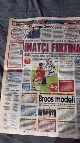 PAS FOTOMAÇ -TURKISH NEWSPAPER - DOĞUM GÜNÜ HEDİYESİ  - TAM TAKIM EKSİKSİZ GAZETE  22 TEMMUZ - 2009 - SOL DİREKSİYON SİMİDİ - FENERBAHÇE DOS SANTOS VE CRISTIAN TRANSFERLERİ İLE YİNE AVRUPA'YI SARSTI TARAFTARINI COŞTURDU - TRANSFERE DEVAM - DÖRT YILLIK SÖZLEŞME - UEFA MANŞETTEN VERDİ - FENER'İN ANADİLİ PORTEKİZCE OLDU - BONSERVISLERİ ÜÇ PARÇA - DEVLERİN ELİNDEN ALDIK - KARŞILAMA ŞOVU - EDU İKİSİ DE MÜTHİŞ İSİMLER - ASLAN HONDA - VEDAT AĞABEYİ KALBİMİZE GÖMDÜK - VASSELL İMZAYI ATIYOR - KARTAL KRALINI KAPIYOR - FENER ADAMI ŞUT DELİSİ YAPAR MI - CRISTIAN TEK ÖN LİBERO OYNATILABİLİR - GELELİM BAŞLIĞIMIZA - TATSIZ FİNAL - FENERBAHÇE KAMPI HOFFENHEIM YENİLGİSİ İLE BİTİRDİ - TOPUZ VE GÜİZA SAHNEDE JON COTTERILL - BRUNO FURTADO - DOS SANTOS - CRISTIAN OLIVEIRA BARONI - EDU - BİLİCA - DEIVID - VEDERSON - ROBERTO CARLOS - HONDA - RIJKAARD - LINCOLN - VEDAT OKYAR - VASSELL - DARIO ZAHORA - BOBO - GÜRKAN KUBİLAY - ALEX - DAUM - SEMİH ŞENTÜRK - DANIEL GÜIZA - TUNCAY ŞANLI - SOUTHGATE - TIBOR SISA -