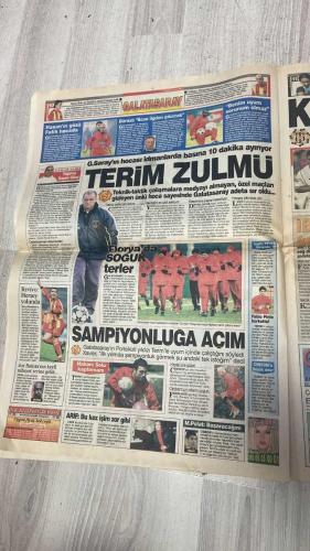 PAS SPOR GAZETESİ - 04 ŞUBAT 2003 - TERİM ZULMÜ - ŞAMPİYONLUĞA AÇIM - KARTAL AVRUPA'NIN EN İYİSİ - AKLIN ZAFERİ - NASIL YAPTIN FATİH - GAKGOS GELECEĞE BAKIYOR - DİYAR PARAM PARÇA - BU NE YAMAN ÇELİŞKİ RİZELİ - ATATÜRK OLİMPİYAT STADI'NIN YOLU AÇILIYOR - BAŞKANIM BİLİR - BİZİM İHTİYACIMIZ YOK - PETKOVİC'TEN 4 YILLIK İMZA - DURDURAMAZLAR - 3 HÜSRAN 1 OKAN - KUTLUAY YİNE 'MVP' SEÇİLDİ - REBROV ATEŞİ - RUŞTU ZİRVEDE - KARTAL COŞTU - ENGİN MUTLU - ÇAĞLA'YLA EVLENİYORUM - ASLAN'IN LİDERİ REVIVO - JOE BATISTA'NIN KEYFİ NİHAYET YERİNE GELDİ - M.POLAT: BAŞARACAĞIM - FABIO PINTO KORKUTTU - G.SARAY'A BÜYÜK ONUR - YENİLER İÇİN ÖZEL MAÇ - GÜNEŞ VE RÜŞTÜ'YE BÜYÜK ONUR - GOLÜMÜ RÜYAMDA GÖRDÜM - FATİH TERİM - REVIVO - JOE BATISTA - LUKONKU - ÜMİT DAVALA - HAKAN ÜNSAL - ÜMİT KARAN - FABIO PINTO - SUAT KAYA - ARIF ERDEM - HASAN ŞAŞ - XAVIER - M.POLAT - MIRCEA LUCESCU - FATİH AKYEL - ABDULLAH - ORTEGA - AHMET DURSUN - ASTROLOG SANİ - CORDOBA - GIUNTI - AZİZ YILDIRIM - OĞUZ ÇETİN - AYDIN - CEM BECEREN