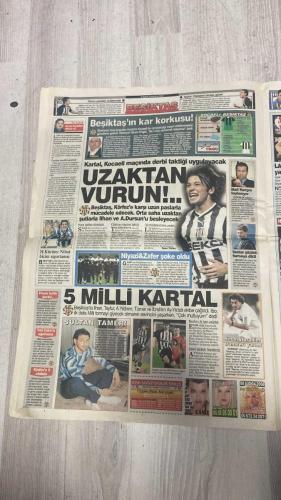 PAS SPOR GAZETESİ - 08 ŞUBAT 2003 - PANCU YENİDEN ÖNLİBERODE - TAYFUR: REKABET OLMASI GÜZEL - BEŞİKTAŞ'IN KAR KORKUSU - UZAKTAN VURUN - NİYAZİ & ZAFER ŞOKE OLDU - MİLLİ KARTAL - SULTAN TÜMER - İBRAHİM İLK KEZ ÇAĞRILDI - SERDAR GÖZÜNÜ FORMAYA DİKTİ - SİNAN & İBRAHİM TRANSFERİ YALAN - KÖRFEZ'E 5 OTOBÜS - LA LAKERS'A YAN BAKILMIYOR - HİNGİS BIRAKIYOR MU - MUTLU SONA ULAŞACAĞIZ - MORAL BOZMAK YOK - BİREYSAL HATALAR BİTECEK - REHAGEL, EROL'A HAYRAN KALDI - ALİ AKDENİZ ŞAŞKIN - SARACOĞLU BAKIMDA - PANCU - H. KÜRÜM - NİHAT KAHVECİ - TAYFUR HAVUTÇU - SİNAN ENGİN - İLHAN MANSIZ - AHMET DURSUN - LUCKESCU - GİUNTİ - NİYAZİ - ZAFER - AHMET YILDIRIM - TÜMER METİN - İBRAHİM ÜZÜLMEZ - VALİ ÇAKIR - SERDAR - KEMAL - OGÜN TEMİZKANOĞLU - KOBE BRYANT - HİNGİS - EROL - OTTO REHAGEL - ALİ AKDENİZ - ARIEL ORTEGA - OĞUZ ÇETİN - KATANEC - AHMET ÇAKAR - TURGAY ŞEREN - ZİYA ŞENGÜL - ARİS - METİN TOKAT - BÜLENT KORKMAZ - FATİH TERİM - ALİ DÜRÜST - BÜLENT DEMİRLEK - KANER - UĞUR - ELMAS - GÜZEL - NESİM