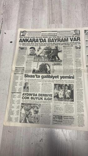 PAS SPOR GAZETESİ - 09 ŞUBAT 2003 - TEKİM'İ DE DELİRTME KAR - SAKATLAR BİLE UNUTULMUŞTU - TİPİ VE KAR YAĞIŞI HESAPLARI BOZDU - ÜMİT KARAN: OYNANMALIYDI - HAKAN ÜNSAL 'FIRSAT DOĞDU' - BÜLENT: BİZİM İÇİN FARKETMEZ - İLK GECE OYNANABİLDİ ZEMİN DAHA AĞIRLAŞTI DENİZLİ'YE DE YAZIK - VOLKAN: CAN ATIYORDUM - AYHAN AKMAN: HAVAMIZ KAÇTI - KAZANMAK GEREK - ORTEGA YIKILDI - BÖYLE SEVGİ GÖRÜLMEDİ - ABDULLAH DÖRTKÖŞE - YENİ BİR SAYFA AÇTIM - VOLKAN'A MİLLİ TESELLİ - ORTEGA ÇÖKTÜ - KARTAL'A ALKIŞ - REZALET - KORKAK LUCE - TERTEMİZ - BAYSAL - SUAT USTA - FATİH TERİM - ÜMİT KARAN - ALİ DÜRÜST - BÜLENT - VOLKAN ARSLAN - AYHAN AKMAN - HAKAN ÜNSAL - CEM DALMAZ - ORTEGA - KEMAL - DANEZZA - ABDULLAH - VOLKAN GLATT - OĞUZ - ALİ GÜNEŞ - REBROV - İLHAN MANSIZ - AHMET DURSUN - SERGEN YALÇIN - GİUNTİ - CORDOBA - HÜSEYİN - MUSTAFA ÇULCU - VLADIMIR - SERHAT - ERHAN ALBAYRAK - MIRKOVIC - OGÜN - TUNCAY ŞANLI - LUCESCU - ABEL XAVIER - ALİ LUKUNKU - METİN TOKAT - HAMİT KAPLAN - OKAN BURUK - ALİ ULUYOL - ZİYA DOĞAN
