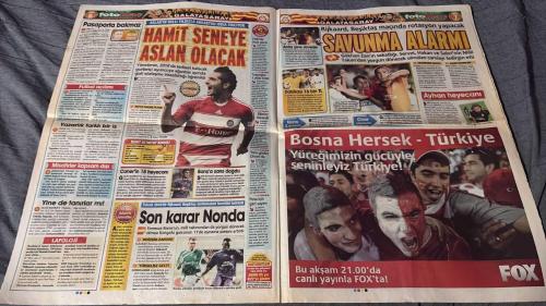 PAS FOTOMAÇ -TURKISH NEWSPAPER - DOĞUM GÜNÜ HEDİYESİ  - TAM TAKIM EKSİKSİZ GAZETE  9 EYLÜL - 2009 -MÜTHİŞ İDDİA! HAMİT G.SARAY'A İMZA ATTI - CARLOS'UN GİTMESİ YILDIRIM'A BAĞLI - ASİL BÜYÜK RUH CESUR - FATİH TERİM'İN ARDA TURAN ÖNDERLİĞİNDEKİ SAVAŞÇILARI, BOSNA HERSEK KAPILARINA DAYANDI - HÜCUM - HUTCHINSON'DAN TRABZON'A 'EVET' - ADNAN POLAT'A TEZGAH KURULDU - LİSECİLER, ADNAN POLAT'A KARŞI ÇOK ÇİRKİN BİR EYLEM GERÇEKLEŞTİRDİ - MAZERET YOK - SAKATLIK, YORGUNLUK DERT DEĞİL. BİZ FENERBAHÇE'YİZ! GİDİP MAÇI KAZANIP GELECEĞİZ... - KORKUMUZ OLMAMALI - FATİH HOCA BAŞARIRSIN - KAZIM OYNAMIYOR - TABATA - ERNTS - HAMİT - CARLOS - YILDIRIM - FERRARİ - FATİH TERİM - ARDA TURAN - BENQUERENCA - ARDA - HUTCHINSON - ADNAN POLAT - YATTARA - SONG - DAUM - TOPUZ - KAZIM - ALEX - GÖKHAN - GÜİZA - RİJKAARD - BROOS - ERSUN YANAL - SELÇUK - VOLKAN ŞEN - FERRUH NAYMAN - BATALLA - ERTUĞRUL SAĞLAM - ZAPO - HÜSEYİN CİMPİR - İBRAHİM ŞANLI - CALE - MBANANGOYE - BÜLENT UYGUN - KAMAMANAN - SEZER BADUR - JACKY MUNAROR