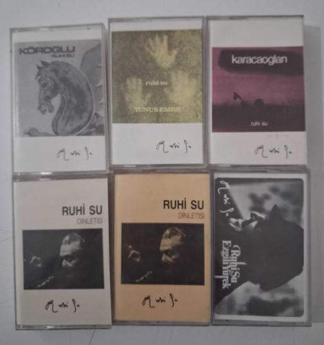 RUHİ SU - 15 Adet Kaset ( Dinleti 1-2 / Ezgili Yürek / Dadaloğlu / Sabahın Sahşbi Var / Semahlar  Ekin idim / Sultan Suyu / Aman of ....)
