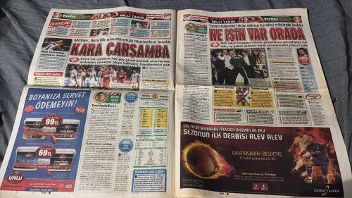 PAS FOTOMAÇ -TURKISH NEWSPAPER - DOĞUM GÜNÜ HEDİYESİ  - TAM TAKIM EKSİKSİZ GAZETE  10 EYLÜL - 2009 -İDDAACILAR'A DEV BİR HİZMET DAHA! - 400 MAÇLIK HAFTA SONU İDDAA PROGRAMI BUGÜN FOTOMAÇ'TA! - YAKINDA TRABZONSPORLULAR! YATTARA VE SONG'UN POSTERLİ HAYAT HİKAYELERİ BUGÜN FOTOMAÇ'TAN HEDİYE - HAYALLER TRİBÜNE ÇIKTI - 2010 DÜNYA KUPASI YOLUNDAKİ KADER MAÇIMIZDA BOSNA HERSEK'İ EZDİK ANCAK DEVİREMEDİK! - İDDAACILAR! PARAYI UZAKTA ARAMAYIN, MACERAYA GİRİP, BOŞ VAKİT HARCAMAYIN! - GALATASARAYLILAR! 'KEITA' VE 'ELANO'NUN POSTERLİ HAYAT HİKAYESİ YARIN FOTOMAÇ'TA - AŞIĞIZ SİZE - 12 DEV ADAM, POLONYA'YI YIKARAK 3'TE 3 YAPTI - ŞAMPİYONLUK KİME YAKIN? - EKRANIN SPOR YÜZÜ - DÜELLOYU RİZE KAZANDI! - MERSİN 'MERHABA' DEDİ - HODRİ MEYDAN! - YÜRÜ KONYASPOR, YÜRÜ... - RUS DAMGASI - ÖPTÜ TUTUKLANDI - YATTARA - SONG - TERİM - EMRE BELÖZOĞLU - SALİHOVİÇ - ARDA - SUPİÇ - KEİTA - ELANO - CEVDET ÜNÜVAR - ÖMER AŞIK - ORHAN ZEKİAN - FAİK GÜRSES - ALPAY ÖZALAN - ERTUĞRUL SAĞLAM - SERCAN YILDIRIM - DİMİTAR IVANKOV