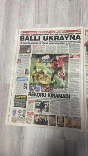 PAS SPOR GAZETESİ - 13 ŞUBAT 2003 - ESKİŞEHİRSPOR DA PAROLA GALİBİYET - TALOGLU ŞEKERSPOR KOLAY TESLİM DEĞİL - FİLEDE G.SARAY GÜLDÜ: 3-1 - SARI-KIRMIZILILAR BEŞİKTAŞ İLE REKORA KOŞUYOR - ADI GİBİ ŞANLIURFA - G.DOĞANSPOR İDDİALI HAZIRLANIYOR - C.DARDANEL ELİ BOŞ DÖNMEYECEK - AYDINSPOR'UN KENDİNE GÜVENİ TAM - TÜRK TELEKOM HAKEME İSYAN ETTİ - Y.YOZGAT İZMİR NİYETİNE - Ç.RİZE'DE YENİ SAYFA - MERSİN ÇITA YÜKSELTECEK - PFDK TATİL YAPMADI - ŞEKERSPOR SÜRPRİZ PEŞİNDE - ÇANAKKALESPOR'DA DURMAK YOK - SAKARYA 6'YA TAKTI - BASKETBOLDA CEZA YAĞMURU - BALLI UKRAYNA - MİLLİLERİMİZ İNGİLTERE MAÇI ÖNCESİ SON CİDDİ SINAVINDA DİREĞE TAKILDI - REKORU KIRAMADI - HANİ SABRETMEYİ BİLMEK LAZIMDI - FUAT YAMAN - HİKMET KARAMAN - İLHAN MANSIZ - CEM DALMAZ - ŞENOL GÜNEŞ - TERİM - CANSUN - MONDRAGON - FATİH - ELMAS - EMRE - OKAN - HASAN - XAVIER - POPESCU - REVİVO - PELE - BÜLEND KARPAT - AZİZ YILDIRIM - ALİ ŞEN - HAİM REVİVO - WERNER LORANT - OĞUZ ÇETİN - OGÜN TEMİZKANOĞLU - CEYHUN ERİŞ - ABDULLAH ERCAN - ORTEGA