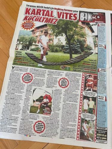 FOTOMAÇ GAZETESİ - 8 TEMMUZ 2012 - TERİM ROBBEN'İ İSTEDİ - HAMİT'TE TOP REAL'DE - KARTAL VİTES KÜÇÜLTMEZ - BURAK İÇİN TEK ŞART - TAKIMDA IŞIĞI GÖRDÜM - YILDIZLARA ŞUT - İSPANYA MODELİ - BANKO SANTOS - FATİH TERİM - ÜNAL AYSAL - ARJEN ROBBEN - HAMİT ALTINTOP - AZİZ YILDIRIM - AYKUT KOCAMAN - ŞENOL GÜNEŞ - SADRİ ŞENER - SAMET AYBABA - AHMET NUR ÇEBİ - BURAK YILMAZ - SERCAN YILDIRIM - QUARESMA - SİMAO - ERNST - HOLOSKO - SİVOK - EGEMEN KORKMAZ - MOUSSA SOW - MİROSLAV STOCH - RECEP NİYAZ - SALİH UÇAN - MEHMET TOPUZ - SEMİH ŞENTÜRK - GÖKHAN GÖNÜL - HASAN ALİ KALDIRIM - HENRİ BİENVENU - VOLKAN DEMİREL - MERT GÜNOK - TUNCAY ŞANLI - LASSANA DİARRA - ALBERTO AQUİLANİ - TİNO COSTA - İBRAHİM TORAMAN - FERNANDES - OĞUZHAN ÖZYAKUP - OLCAY ŞAHAN - JOHN HEİTİNGA - UĞUR BORAL - OSPİNA - FIRAT KOCAOĞLU - ONUR GÜNEY - CEM SULTAN - MERVAN ÇELİK - ALPASLAN ERDEM - BİLİCA - MİCHEL BASTOS - NORDİN AMRABAT - ASSAİDİ - MURATCAN GÜNER - TURGAY DEMİR - EMRE BOL - OĞUR YÖRÜK - RAŞİT ATEŞ - ÇAĞDAŞ SEVİNÇ - İSMET