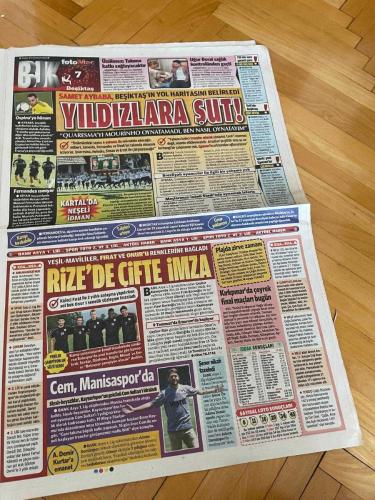 FOTOMAÇ GAZETESİ - 8 TEMMUZ 2012 - TERİM ROBBEN'İ İSTEDİ - HAMİT'TE TOP REAL'DE - KARTAL VİTES KÜÇÜLTMEZ - BURAK İÇİN TEK ŞART - TAKIMDA IŞIĞI GÖRDÜM - YILDIZLARA ŞUT - İSPANYA MODELİ - BANKO SANTOS - FATİH TERİM - ÜNAL AYSAL - ARJEN ROBBEN - HAMİT ALTINTOP - AZİZ YILDIRIM - AYKUT KOCAMAN - ŞENOL GÜNEŞ - SADRİ ŞENER - SAMET AYBABA - AHMET NUR ÇEBİ - BURAK YILMAZ - SERCAN YILDIRIM - QUARESMA - SİMAO - ERNST - HOLOSKO - SİVOK - EGEMEN KORKMAZ - MOUSSA SOW - MİROSLAV STOCH - RECEP NİYAZ - SALİH UÇAN - MEHMET TOPUZ - SEMİH ŞENTÜRK - GÖKHAN GÖNÜL - HASAN ALİ KALDIRIM - HENRİ BİENVENU - VOLKAN DEMİREL - MERT GÜNOK - TUNCAY ŞANLI - LASSANA DİARRA - ALBERTO AQUİLANİ - TİNO COSTA - İBRAHİM TORAMAN - FERNANDES - OĞUZHAN ÖZYAKUP - OLCAY ŞAHAN - JOHN HEİTİNGA - UĞUR BORAL - OSPİNA - FIRAT KOCAOĞLU - ONUR GÜNEY - CEM SULTAN - MERVAN ÇELİK - ALPASLAN ERDEM - BİLİCA - MİCHEL BASTOS - NORDİN AMRABAT - ASSAİDİ - MURATCAN GÜNER - TURGAY DEMİR - EMRE BOL - OĞUR YÖRÜK - RAŞİT ATEŞ - ÇAĞDAŞ SEVİNÇ - İSMET