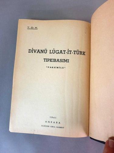 DİVANÜ LÜGAT - İT - TÜRK - TIPKIBASIMI (FAKSİMİLE)