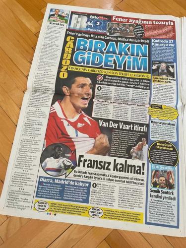 FOTOMAÇ GAZETESİ - 17 TEMMUZ 2012 - PATO İÇİN İMKANSIZ DEĞİL - CARDOZO FENERBAHÇE YOLCUSU - BERBATOV BEŞİKTAŞ GÜNDEMİNDE - NURİ ŞAHİN FENERBAHÇE'YE YAKIN - AMRABAT GALATASARAY'DA - FATİH TERİM - ÜNAL AYSAL - AZİZ YILDIRIM - SADRİ ŞENER - SAMET AYBABA - JORGE JESUS - ALEX FERGUSON - DANTCHEV - NURİ ŞAHİN - SERCAN SARARER - NORDİN AMRABAT - BAFETİMBİ GOMİS - VAN DER VAART - LASSANA DİARRA - DAVID OSPINA - SEMİH ŞENTÜRK - FİLİP HOLOSKO - FABİAN ERNST - KİM YEON-KOUNG - TAFFAREL - LEANDRO DAMIAO - MİROSLAV STOCH - YUSUF ÇELİK - RAGIP BAŞDAĞ - MUSTAFA TUNA KAYA - KEHRAM ZÜLAOĞLU - CÜNEYT ÇAKIR - ÇAĞDAŞ SEVİNÇ - HÜSEYİN ÖZKÖK - ÇAĞDAŞ DOĞAN - BRİCCİ - TURGAY DEMİR - AHMET ÇALIK - HAKAN DİLEK - ERMAN KUNTER - MUSTAFA ÖZTOPRAK - BARTU ÖZGÜR - DAME N'DOYE - ROBERT VİTTEK - BURAK YILMAZ - SELÇUK İNAN - GÖKHAN TÖRE - SAMED YEŞİL - MİLAN BAROS - SERCAN YILDIRIM - RİERA - CULIO - ÇAĞLAR BİRİNCİ - CEYHUN GÜLSELAM - YEKTA KURTULUŞ - AYDIN YILMAZ - ABDULLAH KIĞILI - SERKAN KIRINTILI - HAKAN DİNÇAY