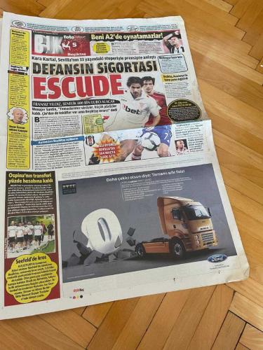 FOTOMAÇ GAZETESİ - 19 TEMMUZ 2012 - AZİZ YILDIRIM'IN ÇILGIN PLANI FENER'E ÖZGÜRLÜK HEDİYESİ SNEİJDER - GALATASARAY'DA YENİ FORMA AVRUPA KOLLA KENDİNİ - GEMİYİ KAPTAN KURTARDI - BURAK RESMEN BİTTİ - DEFANSIN SİGORTASI ESCUDE - N'DOYE ÇIKMAZI - TEST MAÇLARIMIZ - AZİZ YILDIRIM - ALİ KOÇ - FERİT ŞAHENK - ÜNAL AYSAL - FİKRET ORMAN - SADRİ ŞENER - NEVZAT ŞAKAR - HAKAN KULAÇOĞLU - NORMAN VAN HOLSBEECK - BÜLENT TULUN - BRUNO SANTİN - JOSE RODRIGUEZ BASTER - FATİH TERİM - AYKUT KOCAMAN - FELİX MAGATH - HECTOR CUPER - CEYHUN YILDIZOĞLU - MURAT BÖLÜKBAŞI - MUSTAFA BOZBAĞ - WESLEY SNEİJDER - DİRK KUYT - DİEGO - BURAK YILMAZ - MATİAS SUAREZ - ORTEGA - VAN HOOIJDONK - ANELKA - ROBERTO CARLOS - ALEX DE SOUZA - CRİSTİAN BARONİ - MEHMET TOPAL - SALİH UÇAN - EMRE BELÖZOĞLU - RİCARDO QUARESMA - MANUEL FERNANDES - HUGO ALMEİDA - JULİEN ESCUDE - YASİN ÖZTEKİN - MUHAMMET DEMİR - BAMBA - N'DOYE - YAYA TOURE - BENJAMİN FUCHS - FERNANDO TORRES - IBRAHIM AFELLAY - FELİPE MELO - ARMERO - CARLİNHOS - CRİSTİAN
