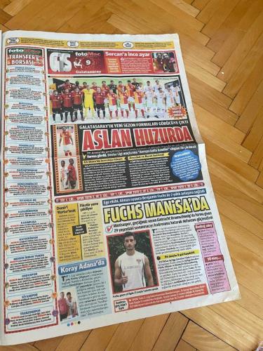 FOTOMAÇ GAZETESİ - 19 TEMMUZ 2012 - AZİZ YILDIRIM'IN ÇILGIN PLANI FENER'E ÖZGÜRLÜK HEDİYESİ SNEİJDER - GALATASARAY'DA YENİ FORMA AVRUPA KOLLA KENDİNİ - GEMİYİ KAPTAN KURTARDI - BURAK RESMEN BİTTİ - DEFANSIN SİGORTASI ESCUDE - N'DOYE ÇIKMAZI - TEST MAÇLARIMIZ - AZİZ YILDIRIM - ALİ KOÇ - FERİT ŞAHENK - ÜNAL AYSAL - FİKRET ORMAN - SADRİ ŞENER - NEVZAT ŞAKAR - HAKAN KULAÇOĞLU - NORMAN VAN HOLSBEECK - BÜLENT TULUN - BRUNO SANTİN - JOSE RODRIGUEZ BASTER - FATİH TERİM - AYKUT KOCAMAN - FELİX MAGATH - HECTOR CUPER - CEYHUN YILDIZOĞLU - MURAT BÖLÜKBAŞI - MUSTAFA BOZBAĞ - WESLEY SNEİJDER - DİRK KUYT - DİEGO - BURAK YILMAZ - MATİAS SUAREZ - ORTEGA - VAN HOOIJDONK - ANELKA - ROBERTO CARLOS - ALEX DE SOUZA - CRİSTİAN BARONİ - MEHMET TOPAL - SALİH UÇAN - EMRE BELÖZOĞLU - RİCARDO QUARESMA - MANUEL FERNANDES - HUGO ALMEİDA - JULİEN ESCUDE - YASİN ÖZTEKİN - MUHAMMET DEMİR - BAMBA - N'DOYE - YAYA TOURE - BENJAMİN FUCHS - FERNANDO TORRES - IBRAHIM AFELLAY - FELİPE MELO - ARMERO - CARLİNHOS - CRİSTİAN