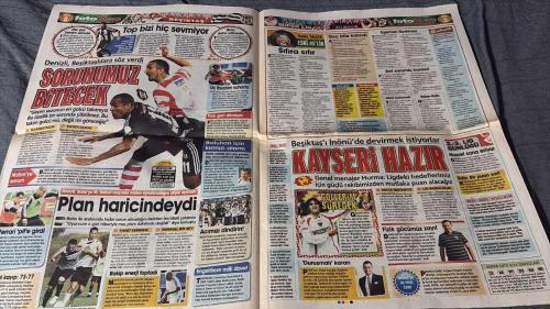 PAS FOTOMAÇ -TURKISH NEWSPAPER - DOĞUM GÜNÜ HEDİYESİ  - TAM TAKIM EKSİKSİZ GAZETE  18 EYLÜL - 2009 - ACI PORTAKAL - FENERBAHÇE, UEFA AVRUPA LİGİ'NE EVİNDE KÖTÜ BAŞLADI - HATALAR ZİNCİRİ - ERKEN 3 PUAN BONUSU - UĞUR VE SEMİH'İ GÖRMELİ - BÜTÜN OTOMOBİLLER SİZİ İLERİ GÖTÜRÜR. BAZILARI YUKARI DA TAŞIR. YENİ İÇ TASARIMLARIYLA JETTALAR ŞİMDİ YALNIZCA 35.200 TL'DEN BAŞLAYAN FİYATLARLA! - DEVAMI GELSİN - BAROS, İÇERİDE-DIŞARIDAA AFFETMİYOR - DÜNYA STARI - DÜNYA KUPASI ELEMELERİNİN EN İYİ 11'İNE GİREN ÇEK STAR, PANA'YI DA SAHAYA GÖMDÜ - SARI-KIRMIZI KANAVİÇE - YENİ RAKİP GRAZ - TÜRK BAYRAĞINA ÇİRKİN SALDIRI! - GÖZDESİ SABRİ - SAĞLAMCI SARP! - ONCE ISLIKLADILAR, SONRA ALKIŞLADILAR - ALEX - MEHMET TOPUZ - BÜLENT TULUN - BAROS - MİLAN BAROS - HAKAN DİLEK - SABRİ - SARP - TAMAS - OZAN - ERTUĞRUL SAĞLAM - SAĞLAM - ABDULLATİF YILMAZ - YASİN - FAHRİ - MECNUN ODYAKMAZ - BÜLENT UYGUN - ABDULLAH YİĞİT - ALİ KOÇ - ELANO - SALPINGIDIS - NKUFO - VOLKAN - DAUM - ELANO BLUMER - SHABANI NONDA - KEITA - ARDA -