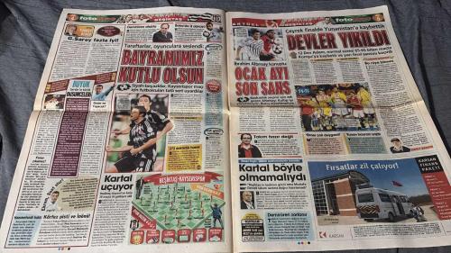 PAS FOTOMAÇ -TURKISH NEWSPAPER - DOĞUM GÜNÜ HEDİYESİ  - TAM TAKIM EKSİKSİZ GAZETE  19 EYLÜL - 2009 - DAUM'LA KAYIP! - TEK TESELLİ TOPUZ - DAUM, SOĞUKKANLILIK TELKİN ETTİ - JET HIZIYLA EL KOYDU! - FUTBOLCULARINA SAHİP ÇIKAN ALMAN HOCA, 