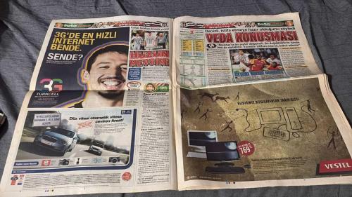 PAS FOTOMAÇ -TURKISH NEWSPAPER - DOĞUM GÜNÜ HEDİYESİ  - TAM TAKIM EKSİKSİZ GAZETE  20 EYLÜL - 2009 - BUGÜN İDDAA'DA 8 SAYFA İDDAA GAZETESİ VERİYORUZ - BAYRAM PARASI - İDDAA'NIN 'MESSI'SI - İDDAA DÜNYASININ İKİ MEGASTARI ÇAĞDAŞ SEVİNÇ VE ALİ ERİM'İN İDDAALIYIZ'DAKİ MAÇ TAHMİNLERİNE VE KUPONLARINA BAKIN, OYNAYIN VE BAYRAM PARASI KAZANIN! - İDDAA'NIN BİLİRKİŞİSİ - MUSTAFA DENİZLİ İSTİFA EDİYOR - FLAŞ... FLAŞ... YILDIRIM DEMİRÖREN ERSUN YANAL İLE MASAYA OTURDU - SON ŞAMPİYON BEŞİKTAŞ, DÜN DE İNÖNÜ'DE KAYSERİSPOR'A BOYUN EĞDİ - SIRALAMADA 11. SIRAYA DÜŞTÜ. LİG TARİHİNİN EN KÖTÜ 2. SEZONUNU YAŞAYAN KARTAL'DA TARAFTAR, KÖTÜ GİDİŞİN FATURASINI YÖNETİME KESTİ - YILDIRIM'DAN OLAY SÖZLER: 