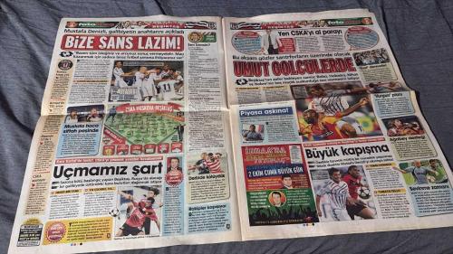 PAS FOTOMAÇ -TURKISH NEWSPAPER - DOĞUM GÜNÜ HEDİYESİ  - TAM TAKIM EKSİKSİZ GAZETE  30 EYLÜL - 2009 - TÜRKİYE BU KUPONU KONUŞUYOR - IDDAA'DA DÜNYA REKORU ARTIK FOTOMAÇ'TA - İDDAACILAR MÜJDE! - DÜNYA REKORTMENİ YUSUF AKIL, 2 EKİM CUMA GÜNÜNDEN İTİBAREN KUPONLARI İLE İDDAALIYIZ'DA OLACAK - BUGÜN PARA KAZANDIRAN ŞAMPİYONLAR LİGİ SAYFALARI BUGÜN İDDAALIYIZ'DA - 8 SAYFA İDDAA GAZETESİ - 1.40'TAN KANARYA - MAÇIN ANATOMİSİ - İDDAACILAR! YARIN DA 8 SAYFA İDDAA GAZETESİ VERİYORUZ - BU GECE HEPİMİZ BEŞİKTAŞLIYIZ - BEŞİKTAŞIMIZ RUS TAKIMI CSKA MOSKOVA İLE KAPIŞIYOR - KARTAL'LA UÇUYORUZ - G.SARAY, A.GÜCÜ'NÜN GENÇ STOPERİNİ TRANSFER EDİYOR - SON ASLAN EDİZ - FENERBAHÇE İSYANLARDA! - REZALET - YUSUF AKIL - FRANK RIJKAARD - RIJKAARD - EDIZ - EMRE GÜNGÖR - HAYRETTİN HACISALİHOĞLU - ALANZINHO - BROOS - AZİZ - SELÇUK YULA - DAUM - DOS SANTOS - VEDERSON - TARENCE - MURAT ŞENGÜL - SERAP VARDAR - ACUN ILICALI - EMRE - ARDA - MEHMET BATDAL - CEMİL TURAN - ÖZER HURMACI - ALİ KOÇ - ROONEY - NISTELROOY - MAJUTO
