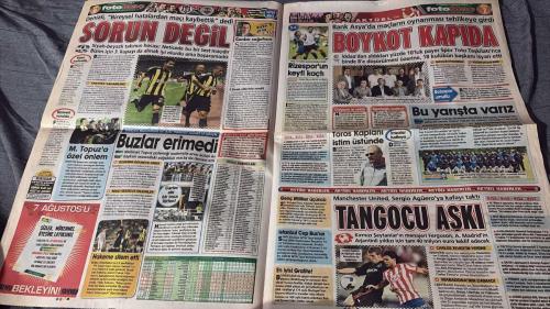 PAS FOTOMAÇ -TURKISH NEWSPAPER - DOĞUM GÜNÜ HEDİYESİ  - TAM TAKIM EKSİKSİZ GAZETE  3 AĞUSTOS - 2009 - SÜPER FENER - KANARYA, SÜPER KUPA'DA KARTAL'I YİNE AVLADI - ALEX'İN GOLLERİYLE FORTİS TÜRKİYE KUPASI'NIN DA İNTİKAMINI ALMIŞ OLDU... - SAVAŞAN KANARYA - SÜPER KUPA FENERBAHÇE'NİN - KAPTANLIĞI BİLE TARTIŞILAN ALEX İKİ GOLLE MEST ETTİ - AYAĞA KALKIN - SAMBACI YÜKSEK TEMPOLU MAÇIN SON DAKİKASINDA UÇARAK ATTIĞI GOLLE, 