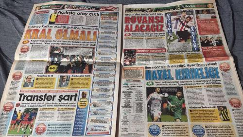 PAS FOTOMAÇ -TURKISH NEWSPAPER - DOĞUM GÜNÜ HEDİYESİ  - TAM TAKIM EKSİKSİZ GAZETE  3 AĞUSTOS - 2009 - SÜPER FENER - KANARYA, SÜPER KUPA'DA KARTAL'I YİNE AVLADI - ALEX'İN GOLLERİYLE FORTİS TÜRKİYE KUPASI'NIN DA İNTİKAMINI ALMIŞ OLDU... - SAVAŞAN KANARYA - SÜPER KUPA FENERBAHÇE'NİN - KAPTANLIĞI BİLE TARTIŞILAN ALEX İKİ GOLLE MEST ETTİ - AYAĞA KALKIN - SAMBACI YÜKSEK TEMPOLU MAÇIN SON DAKİKASINDA UÇARAK ATTIĞI GOLLE, 