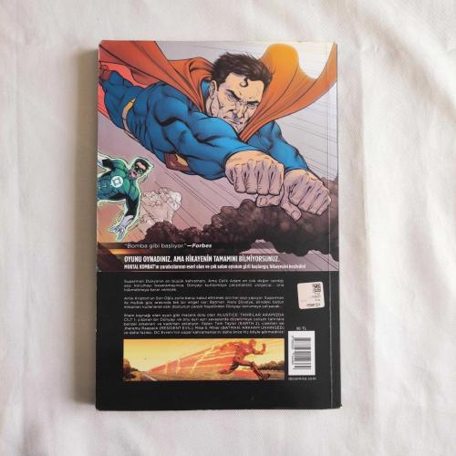 INJUSTICE CİLT - 1  /  Tanrılar Aramızda