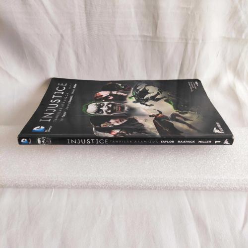 INJUSTICE CİLT - 1  /  Tanrılar Aramızda