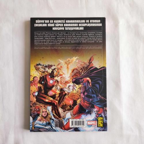 AVENGERS  VS  X-MEN CİLT 1