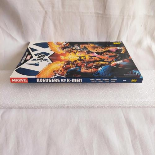 AVENGERS  VS  X-MEN CİLT 1