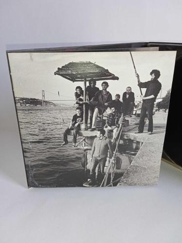 Cd Grup Çamur bu aşkın ızdırabını albümü. Orijinal. Disk 10 üzerinden 9 sorunsuz çalışıyor koleksiyonluk